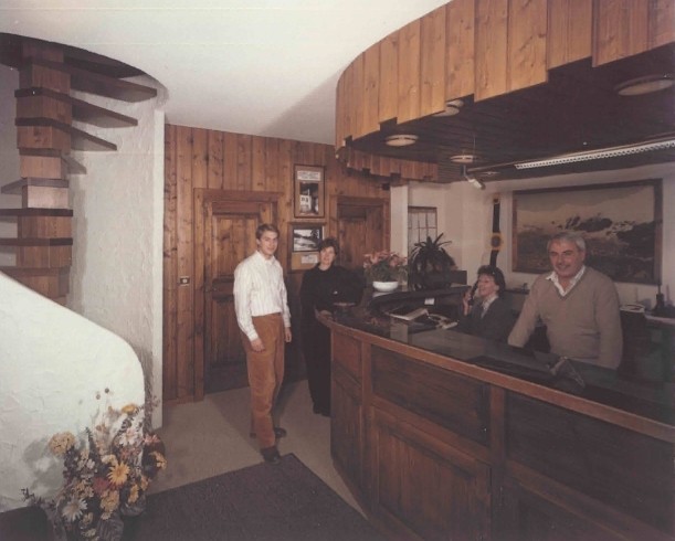 Milko, leur fils, rejoint l’agence et obtient sa patente en 1985. Sa sœur Marina y avait travaillé avant la naissance de son premier enfant et y est revenue en 2009, où elle exerce toujours.